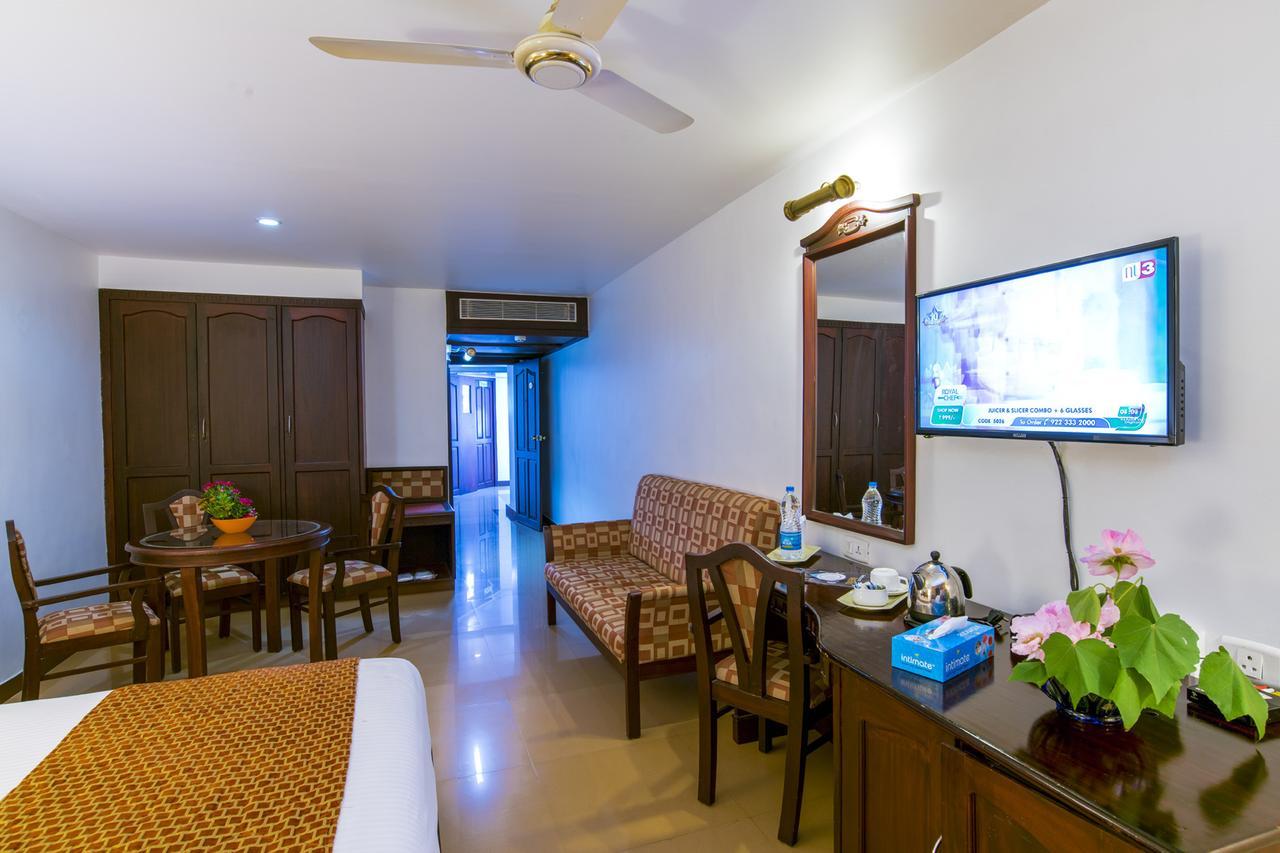 Golf View Hotels & Suites Недумбассери Экстерьер фото
